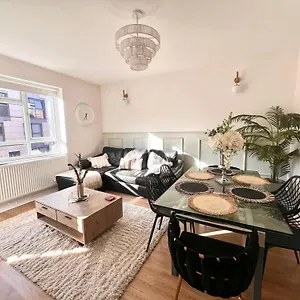 3-bed-apartment-zone-1-central-london.cambridgehotelsuk.com/