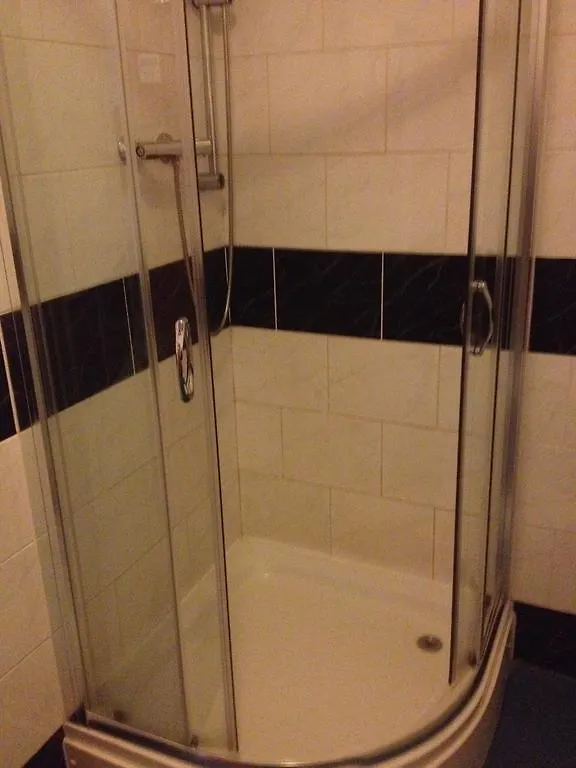 Hartley Hotel London 2*,